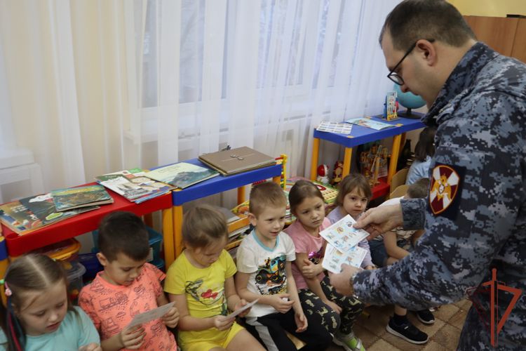Новогодние акции и мероприятия проходят при участии Росгвардии в Сибири